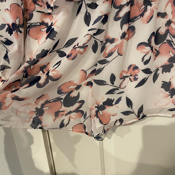 Two Arrows, NWOT, floral romper, XS - Picture 8 of 8